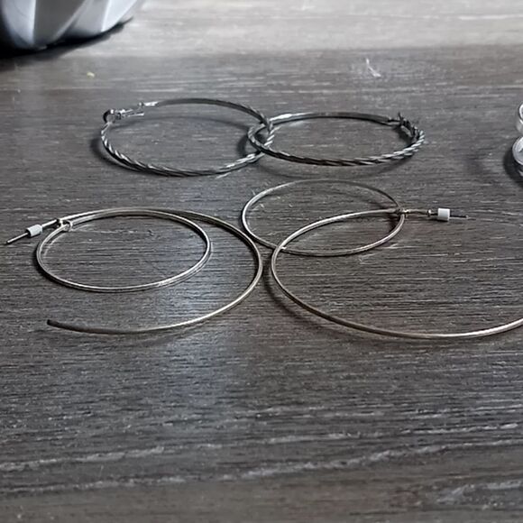 Earring bundle   - Picture 3 of 3